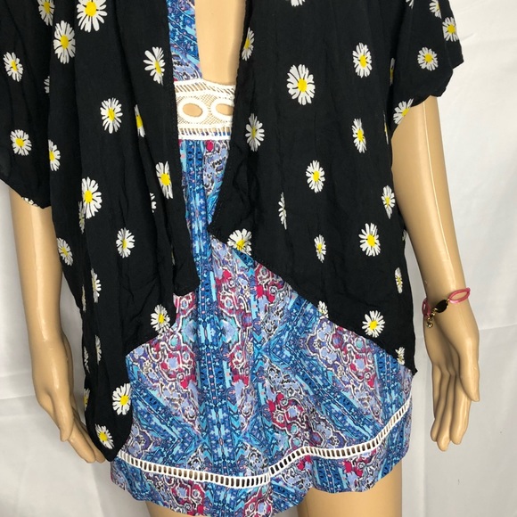 Brandy Melville Floral Daisy Print Black Kimono - Picture 6 of 8